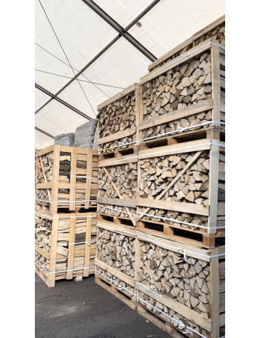 Box de 1 m3 de Bois de Chauffage rangé  en bûche de 30 cm équivalent à 1,5 Stère