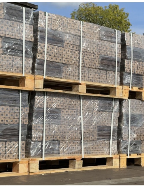 Palette de bûches de bois compressé extrudé de type pini kay(+/- 10 kg)- 5,95€/pc, 48 pcs de 12 bûches